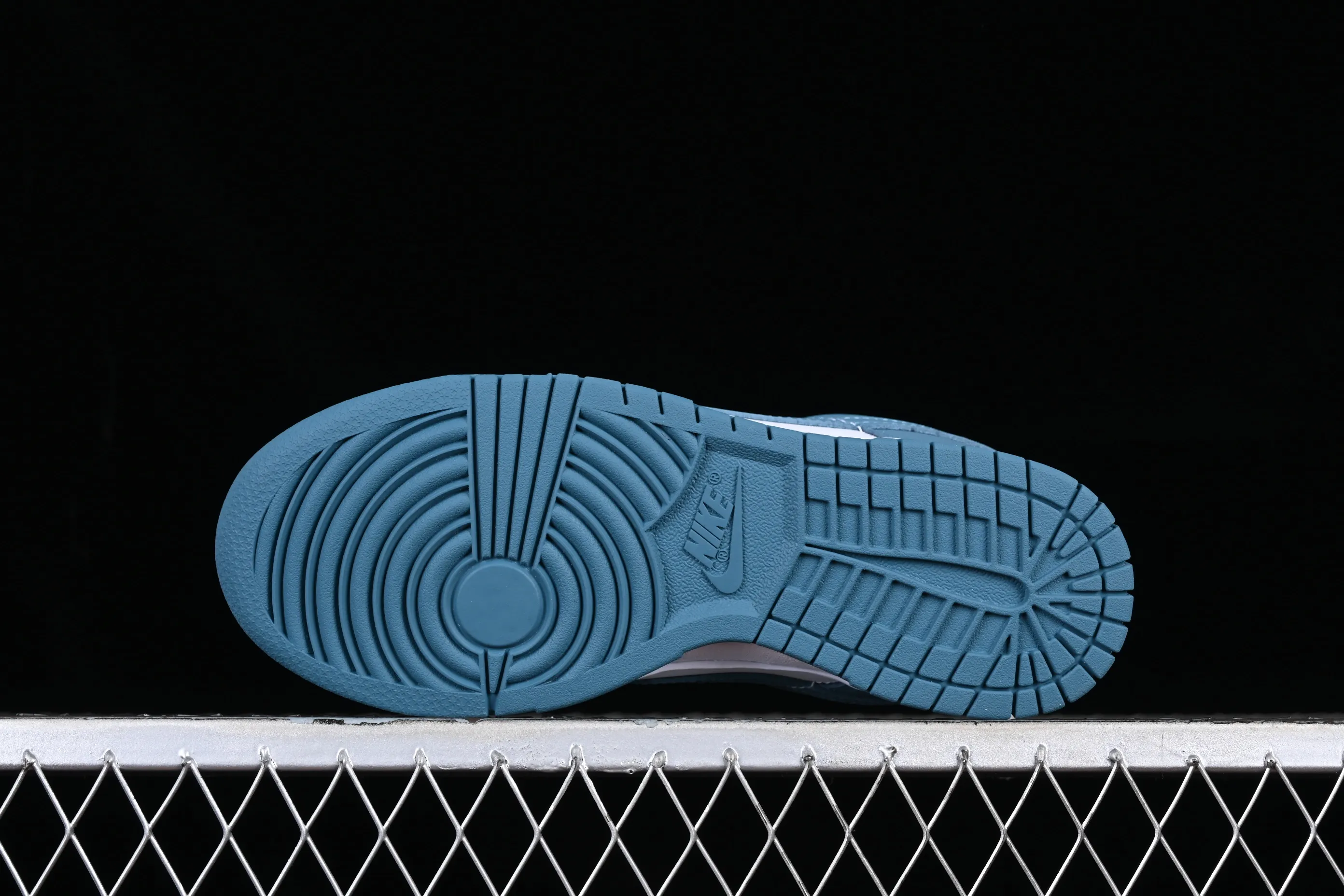 All categories Nk SB Dunk series Nk SB Dunk Low low-top sneakers Nk Dunk Low "South Beach" South Coast color SB low-top casual sneakers FJ0739-100